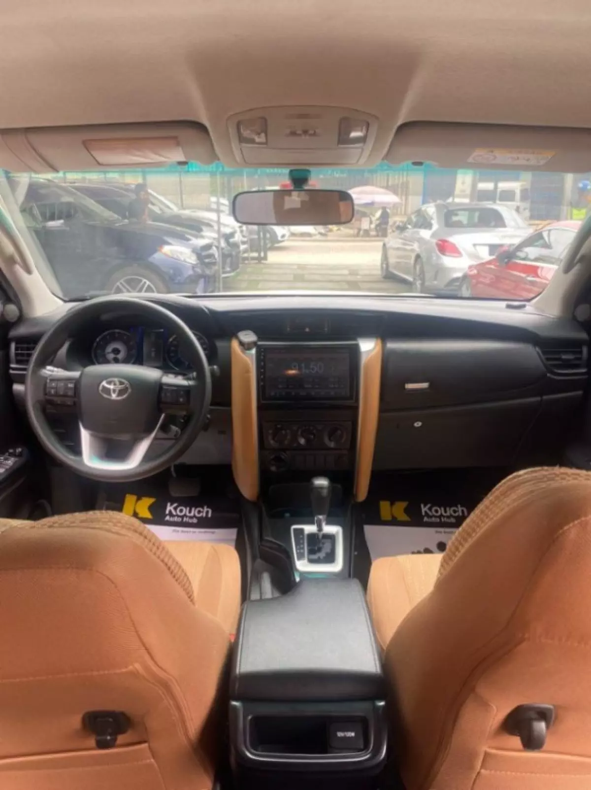 interiorFront