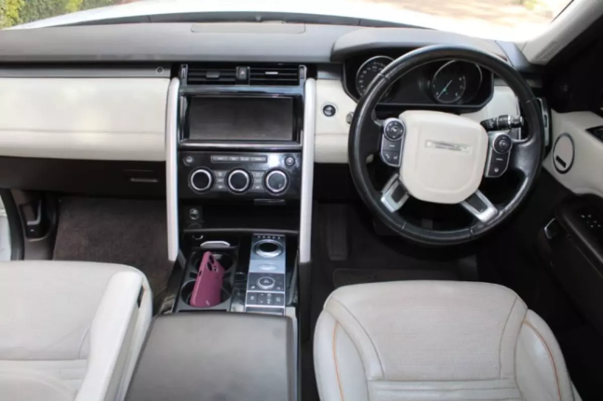 interiorFront