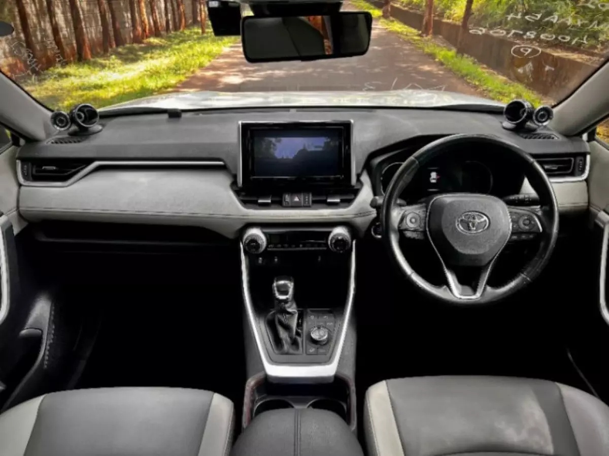 interiorFront