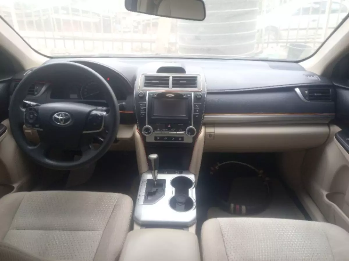 interiorFront