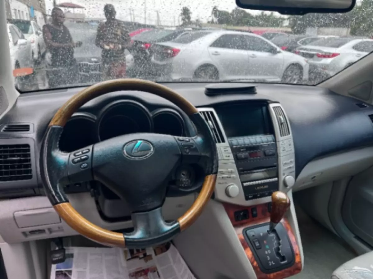 interiorFront