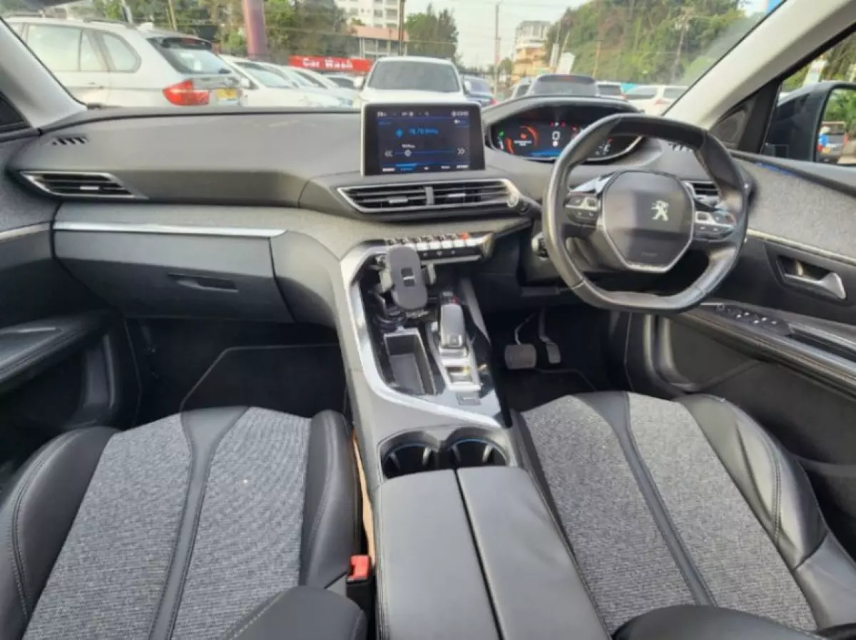 interiorFront