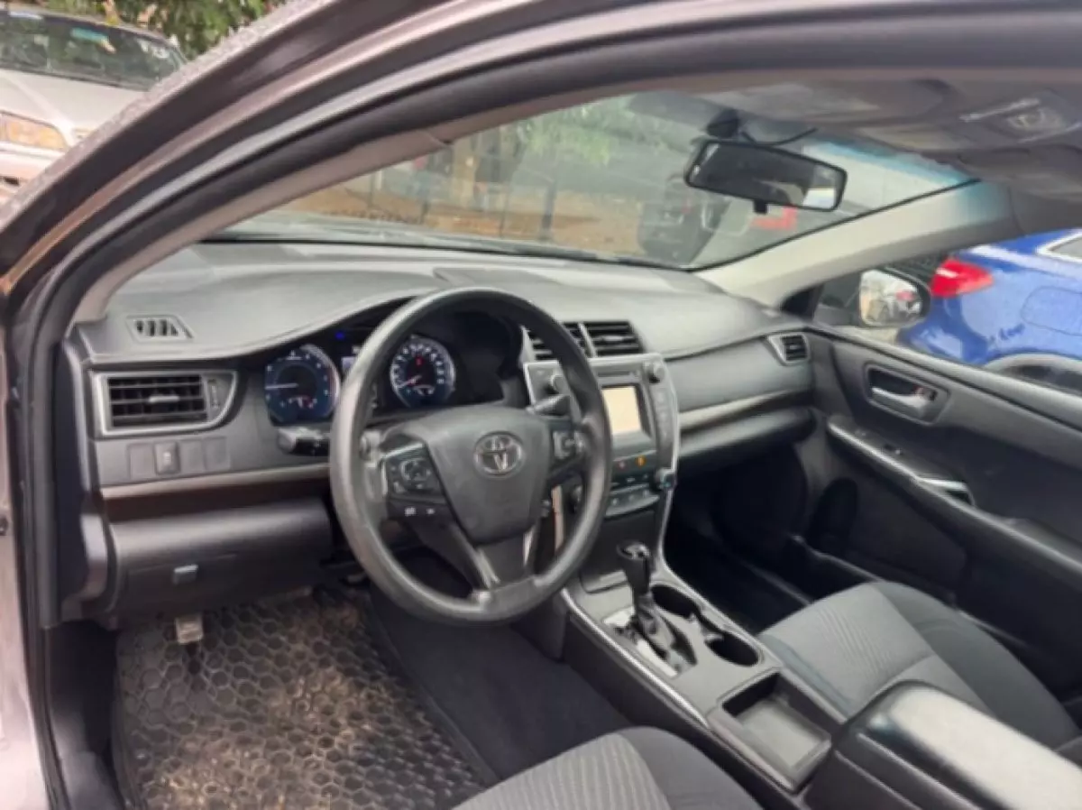interiorFront