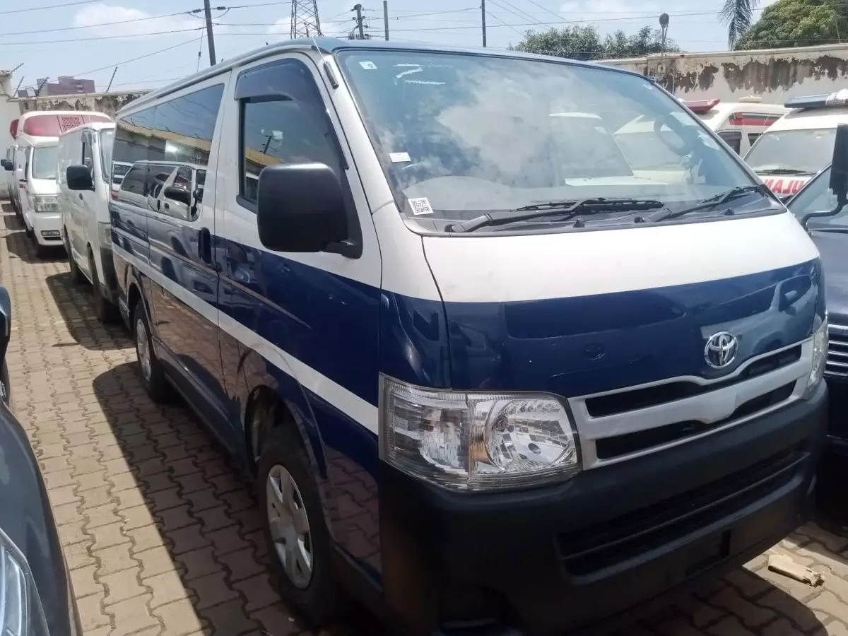 Toyota Hiace - 2014
