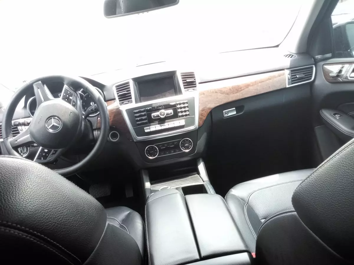 interiorFront