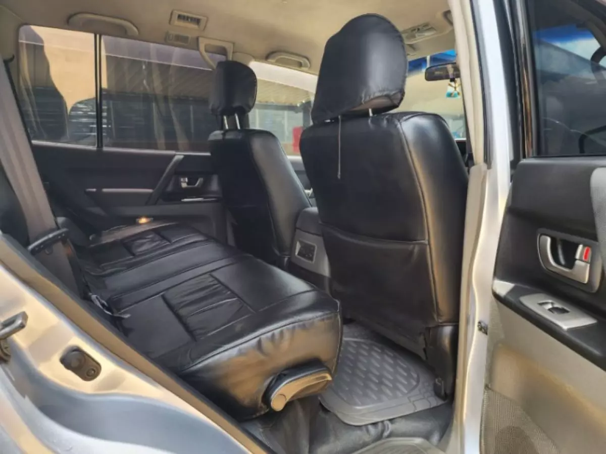 interiorBack