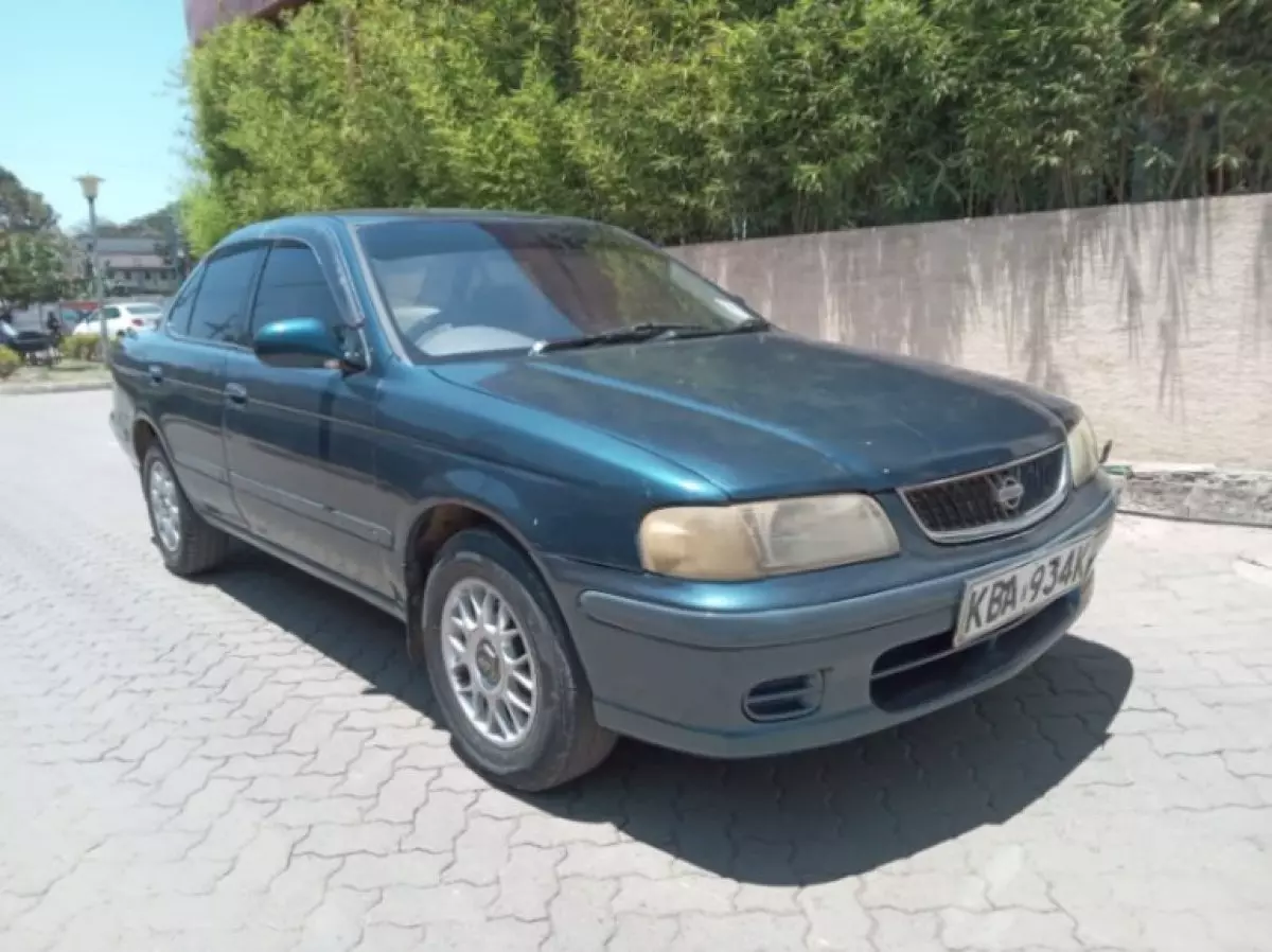 Nissan FB15 - 2009