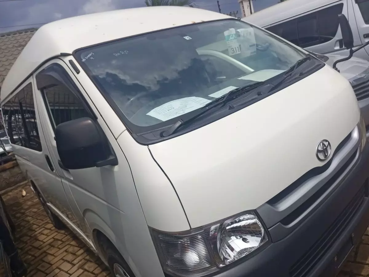Toyota Hiace (High Roof) - 2010