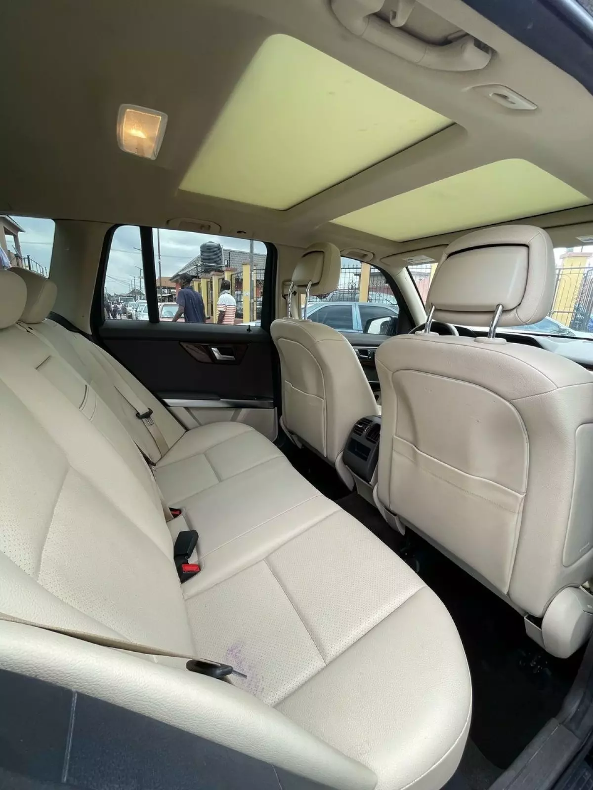 interiorBack