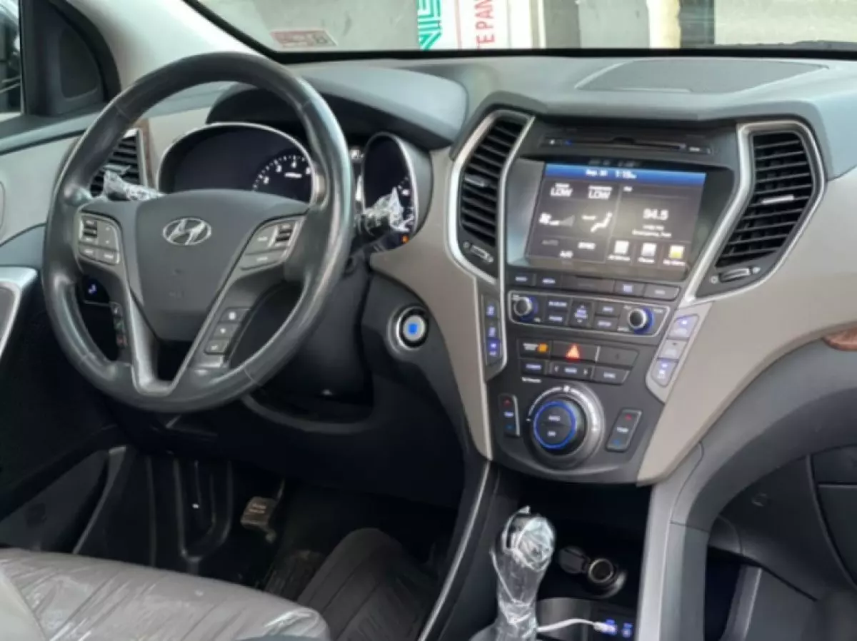 interiorFront