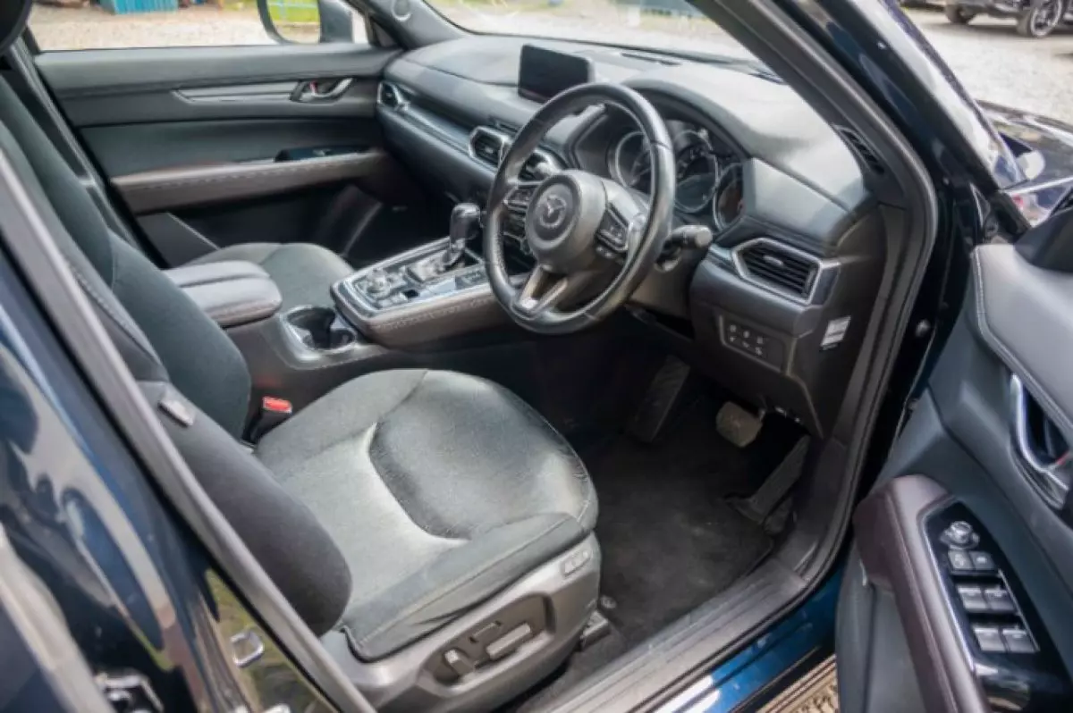interiorFront