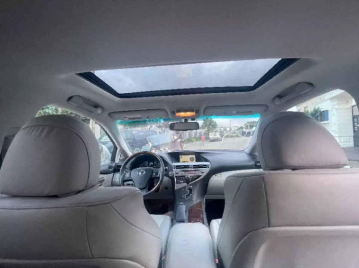interiorFront