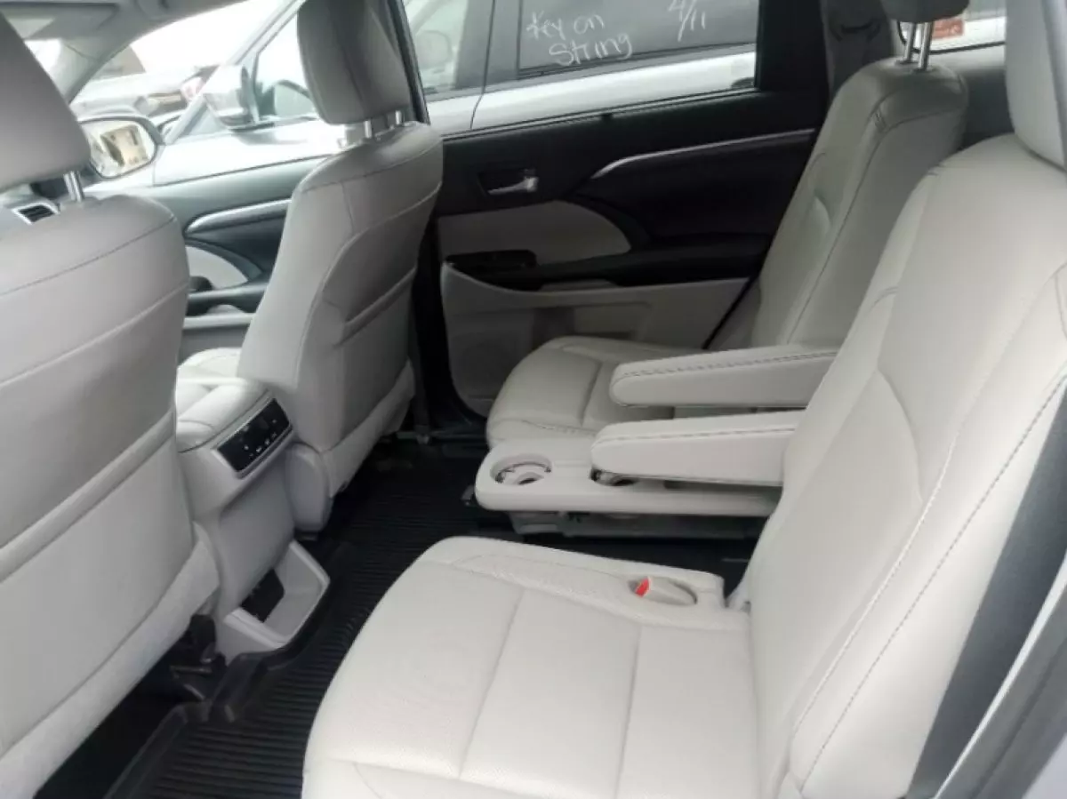 interiorBack
