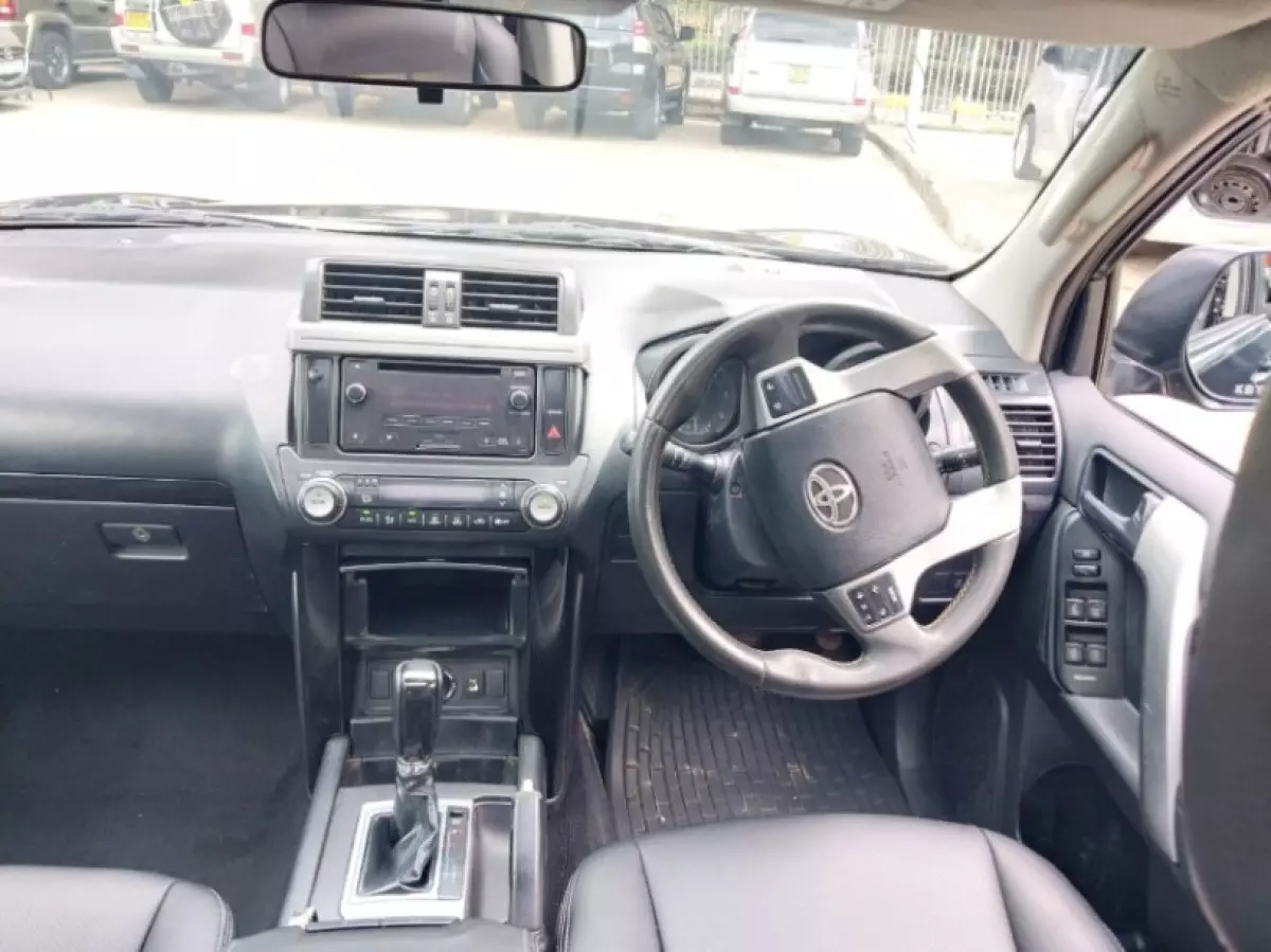 interiorFront