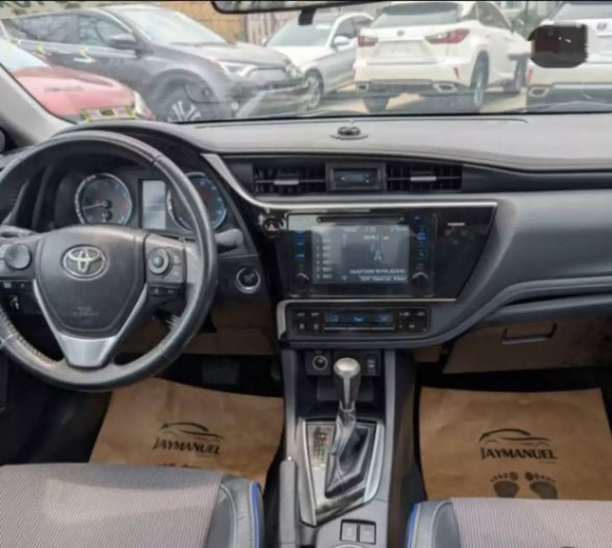 interiorFront