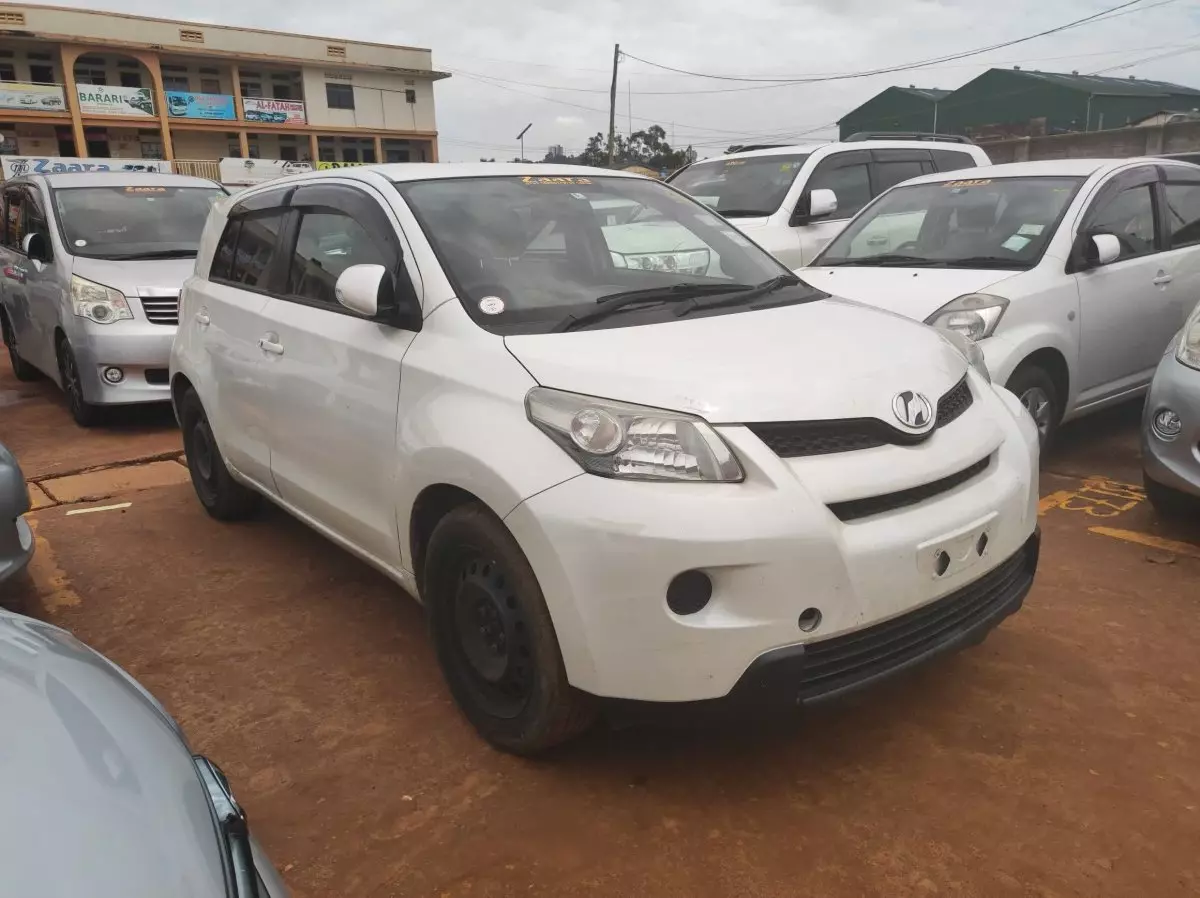 Toyota Ist  - 2009