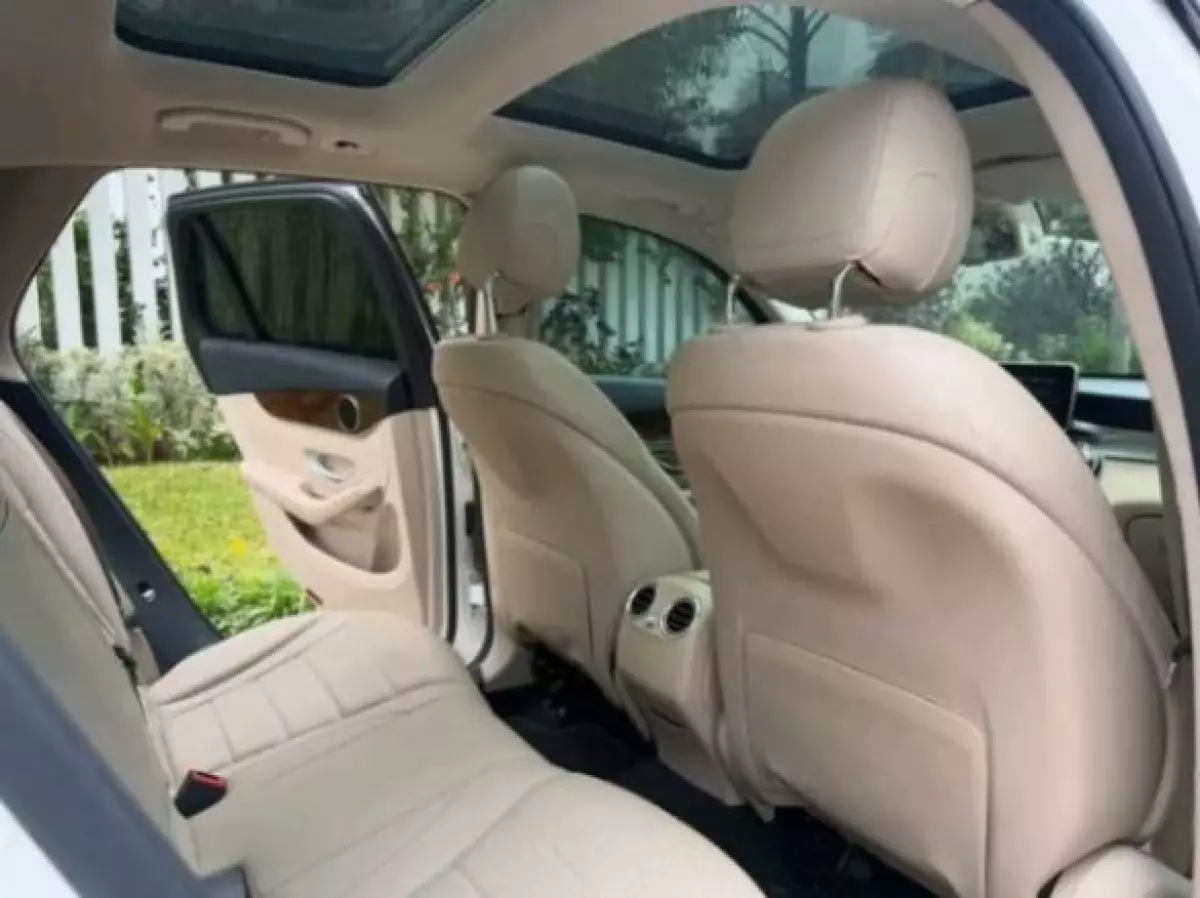 interiorBack