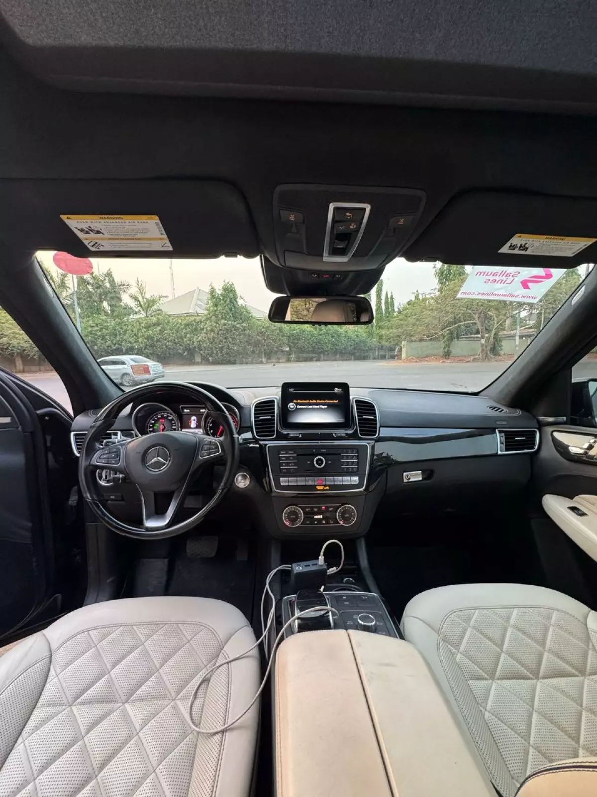interiorFront