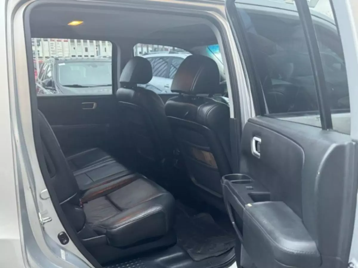 interiorBack