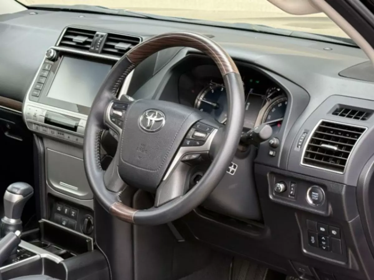 interiorFront