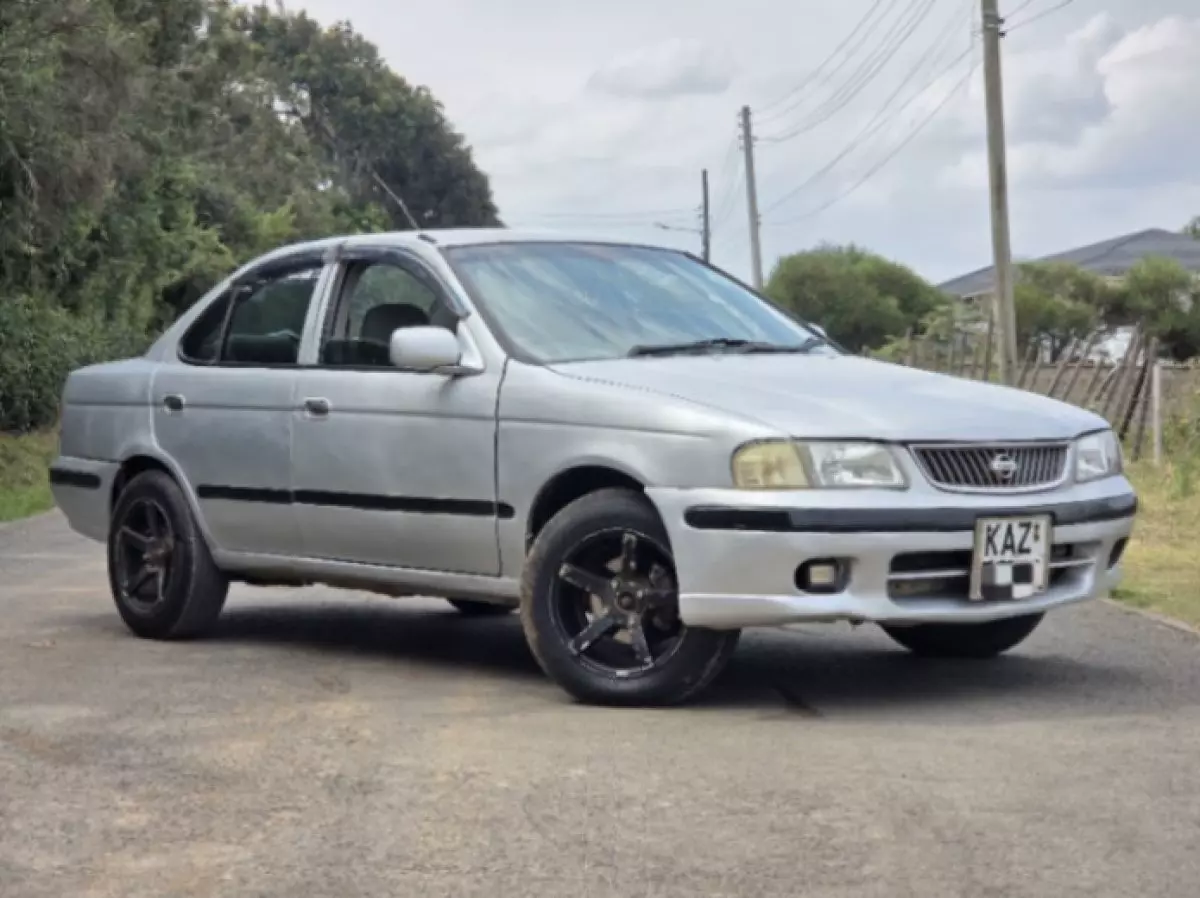 Nissan FB15 - 2000