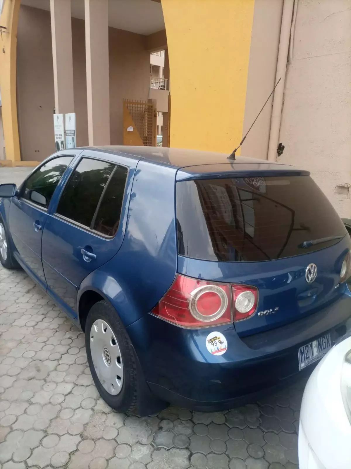 car Right Back