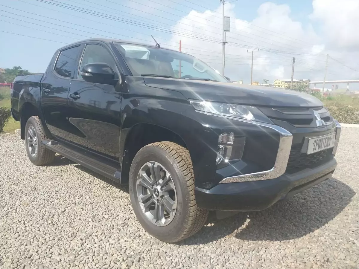 Mitsubishi L200 D/C Sportero A/T - 2023