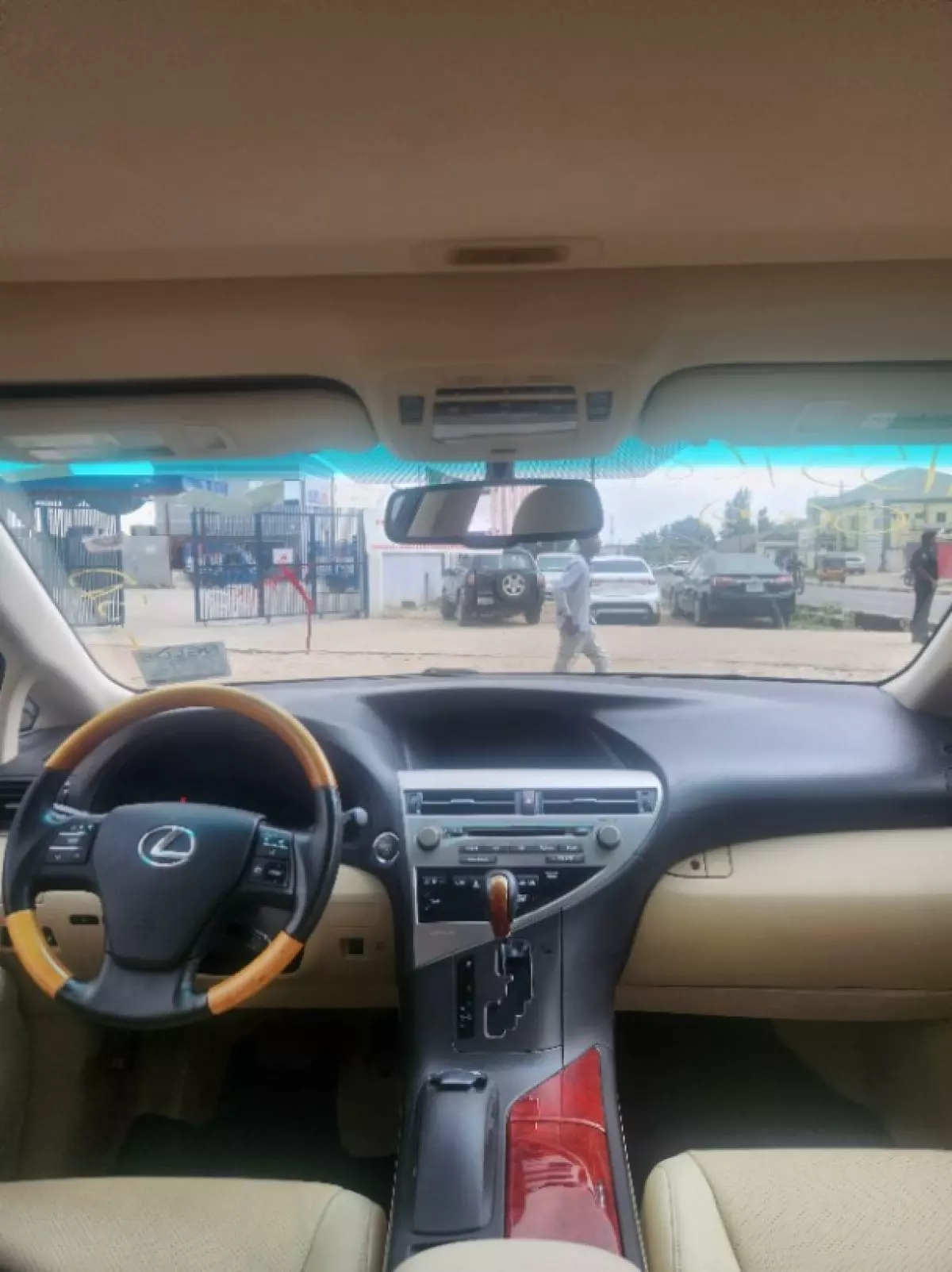 interiorFront