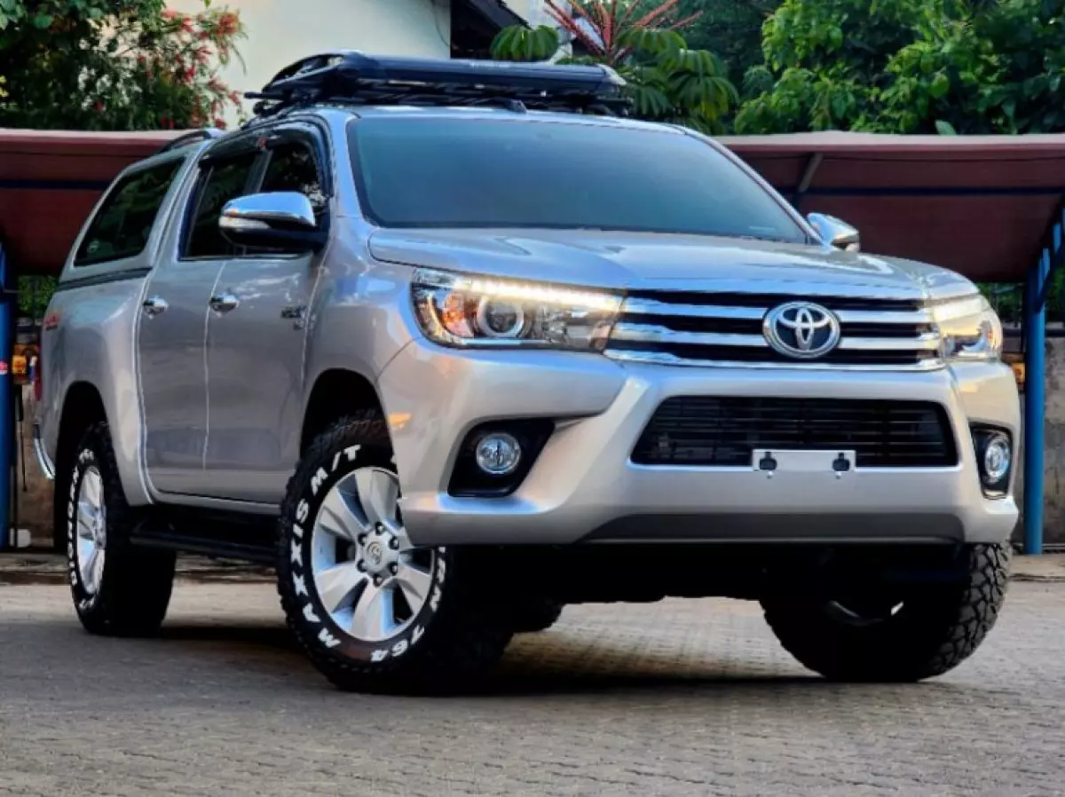 Toyota Hilux Revo  - 2017