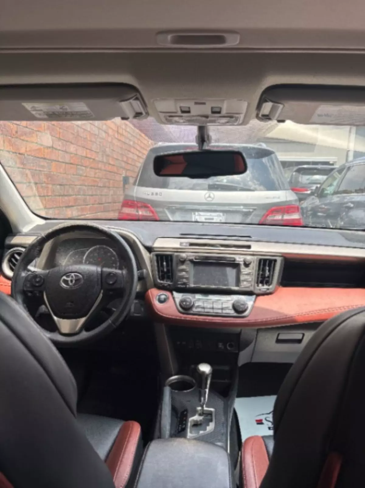 interiorFront