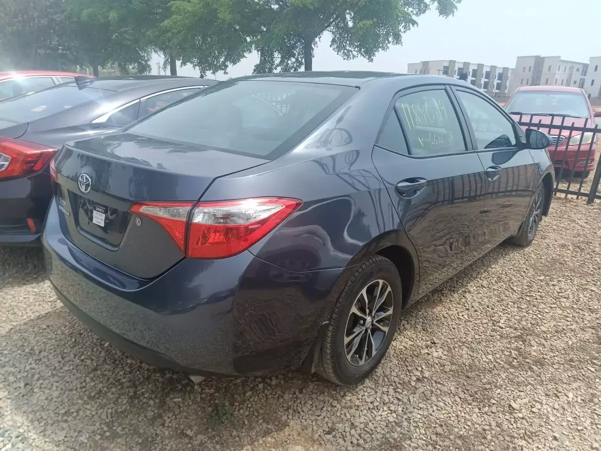 car Right Back