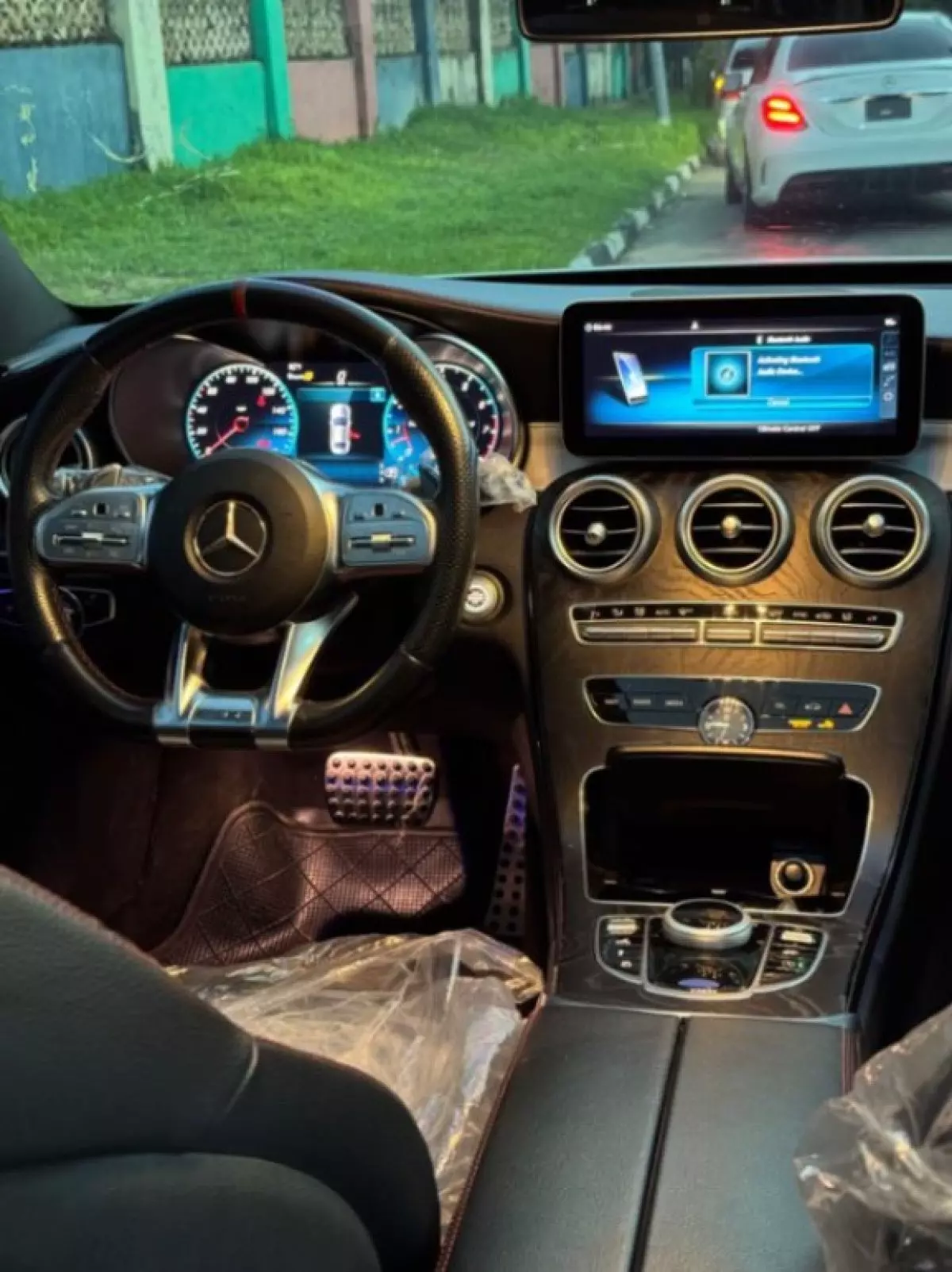 interiorFront