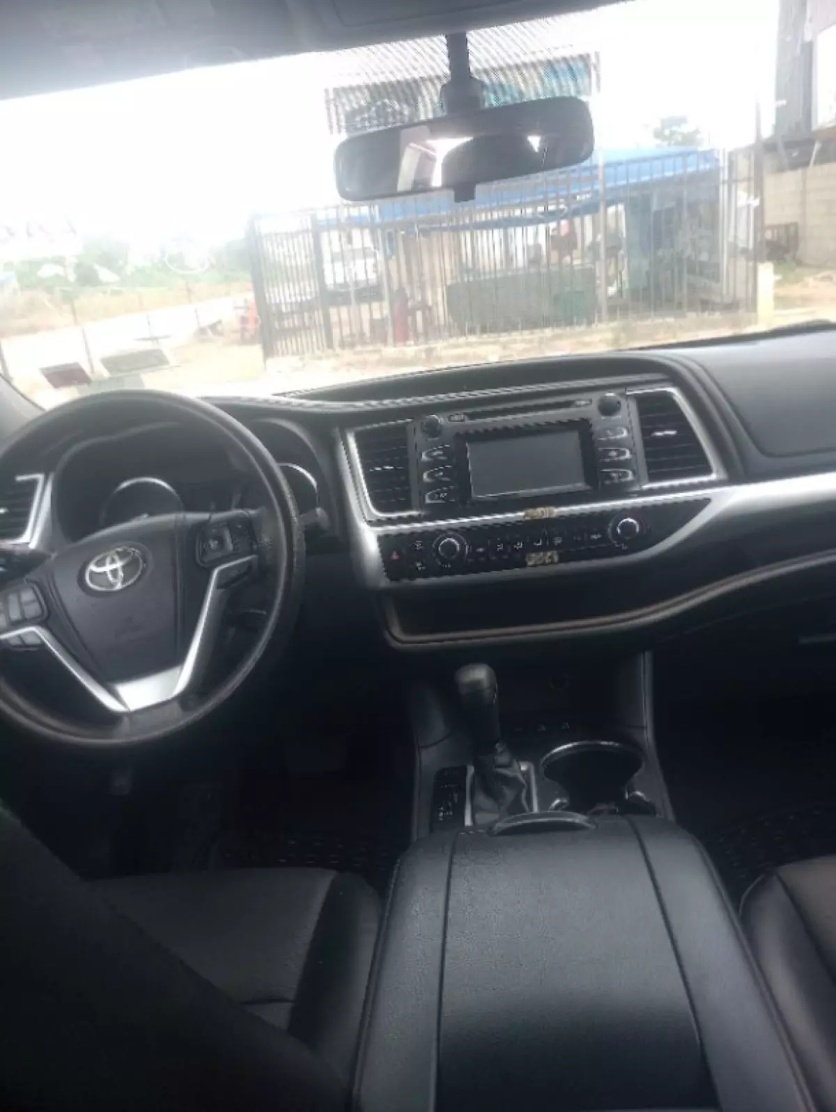 interiorFront