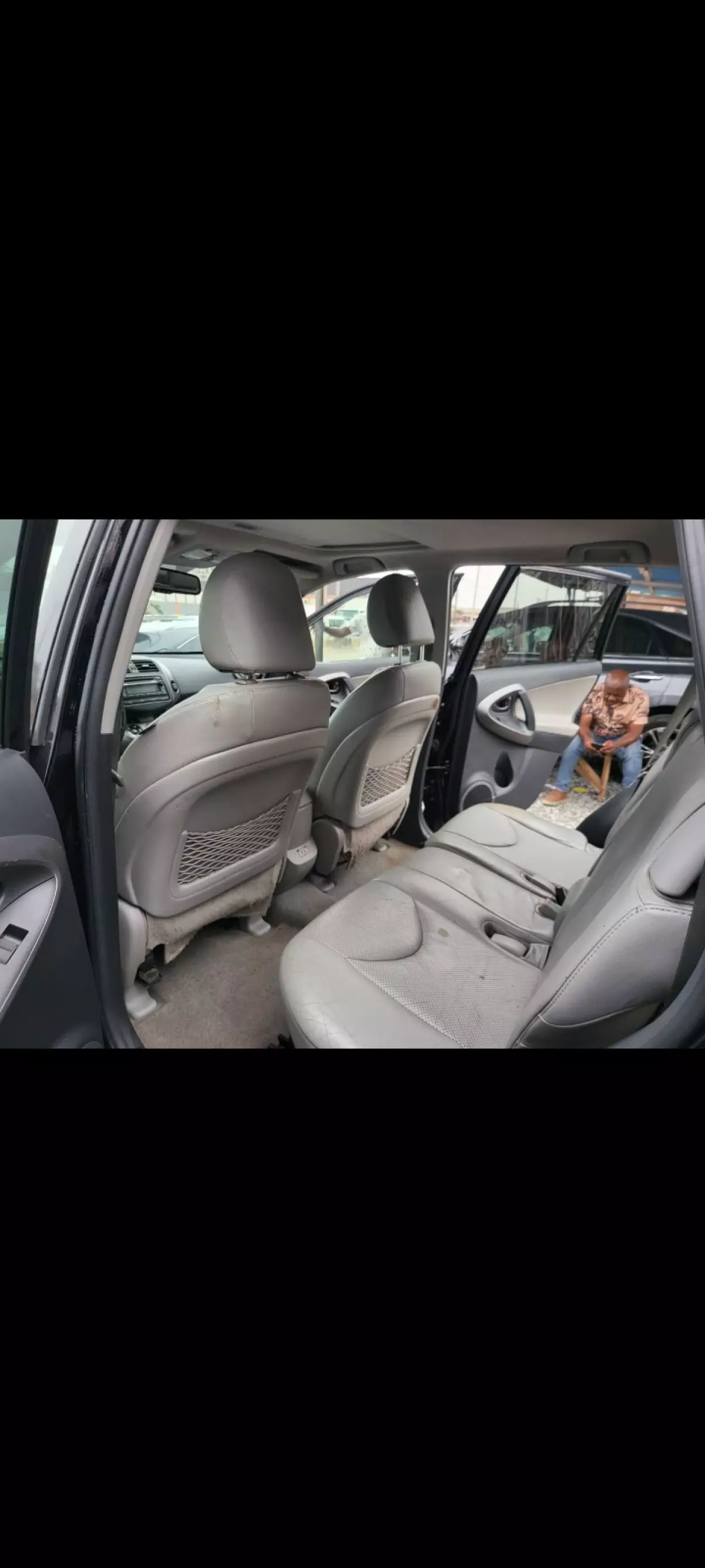 interiorBack