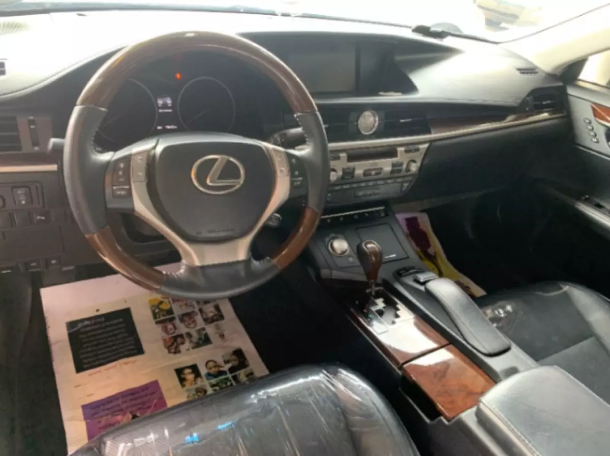 interiorFront