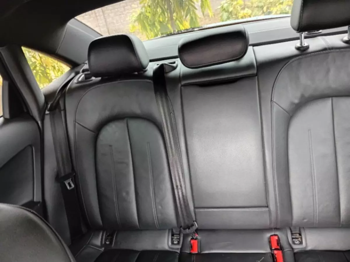 interiorBack