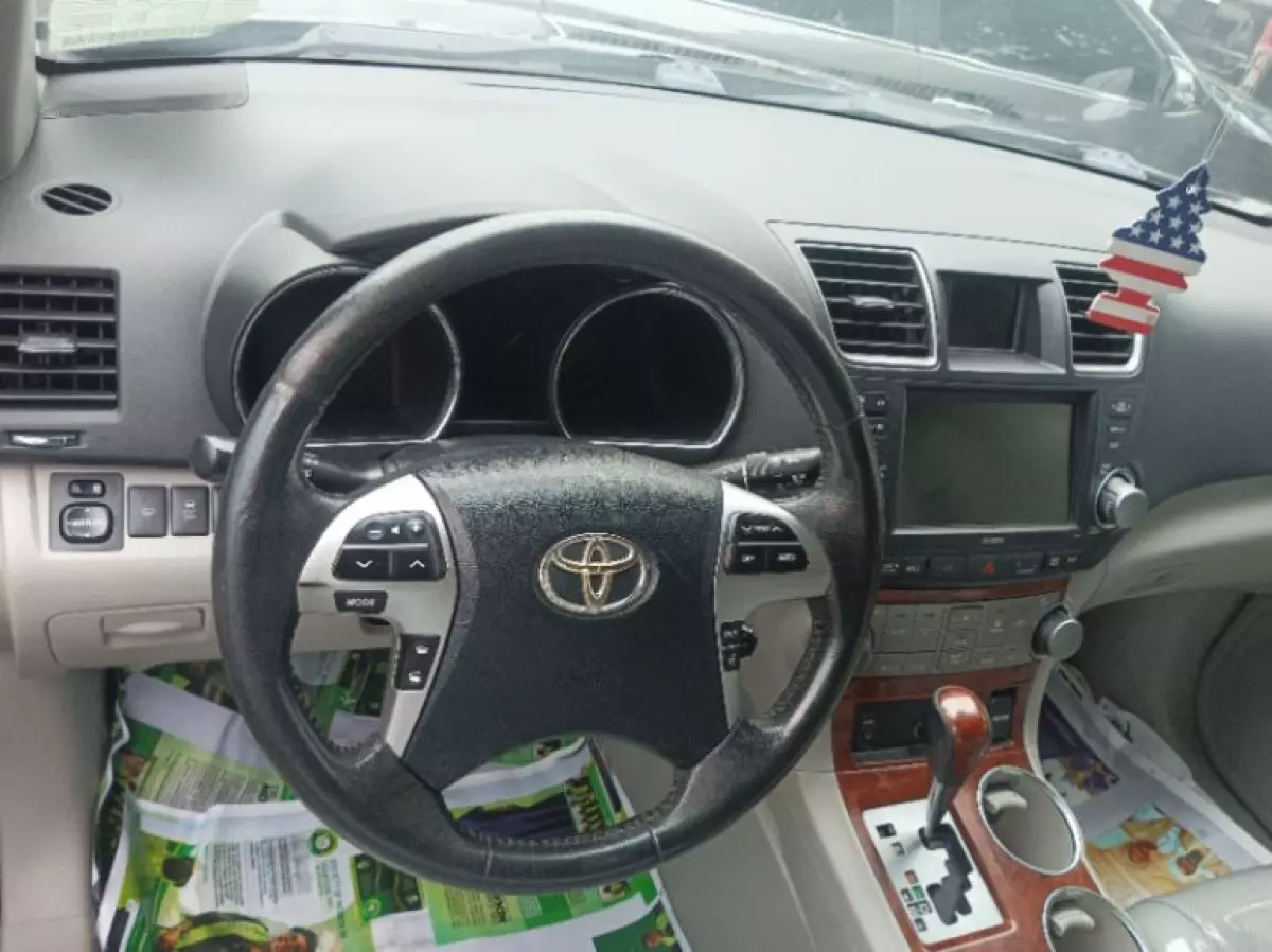 interiorFront
