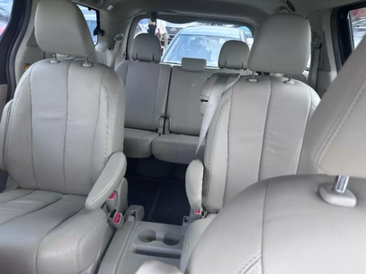 interiorBack