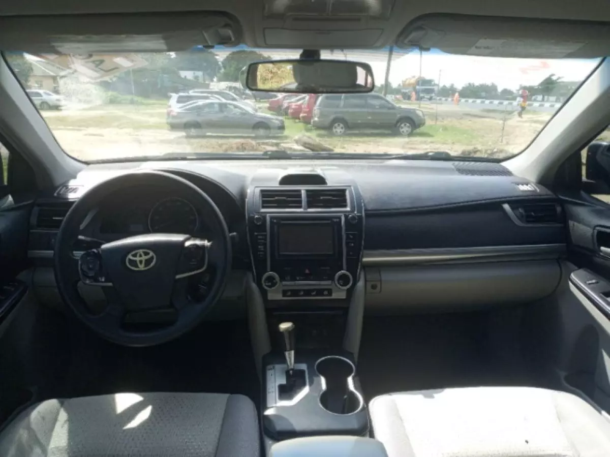 interiorFront