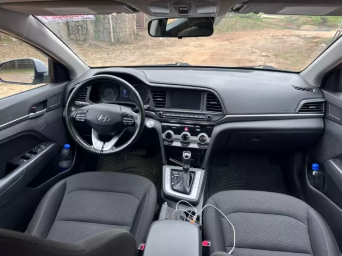 interiorFront