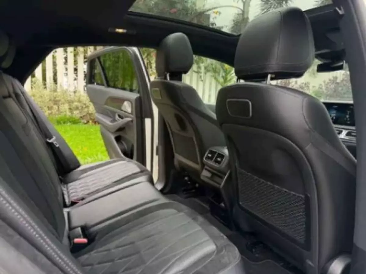 interiorBack