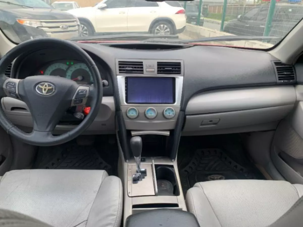 interiorFront