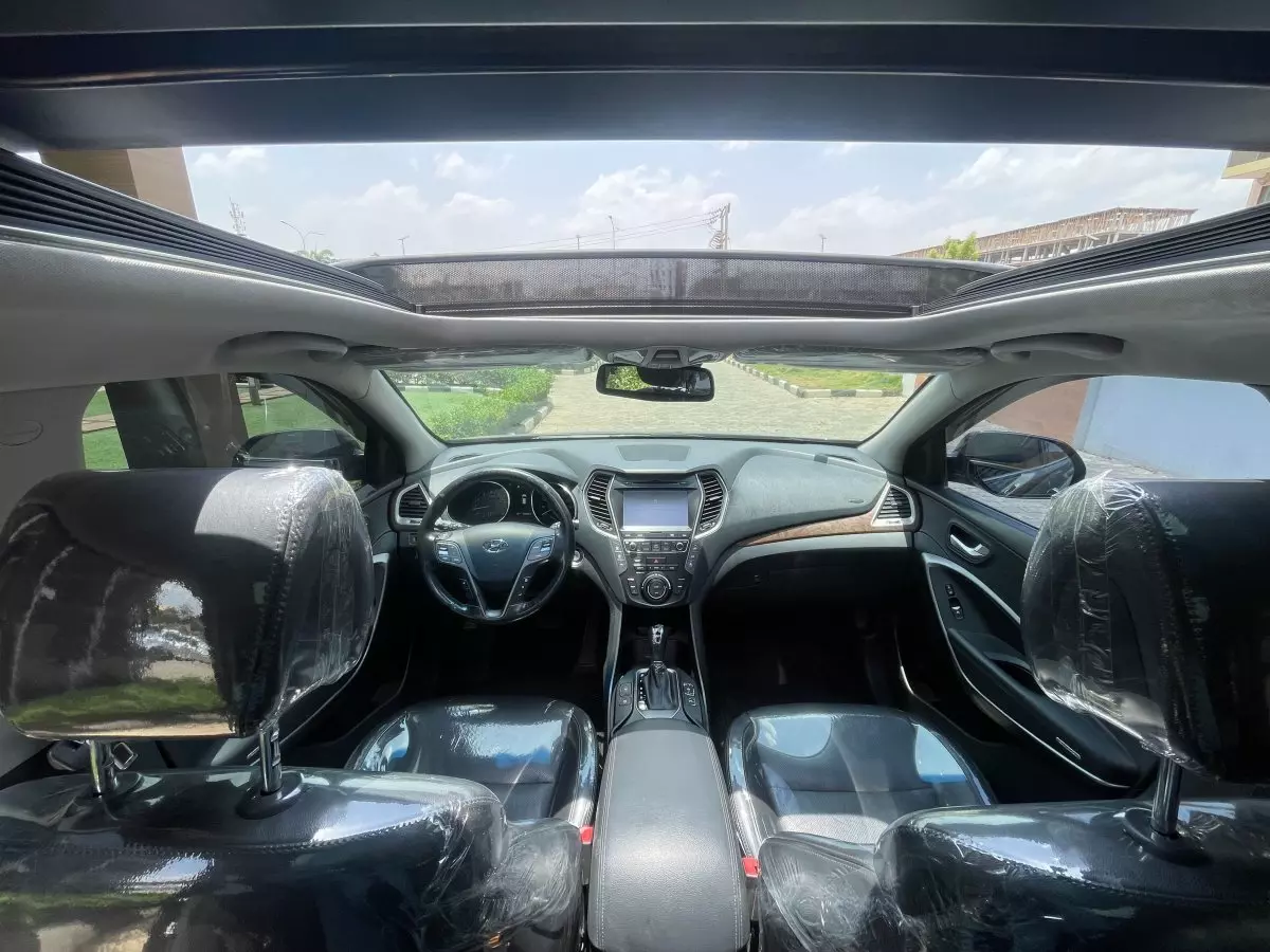 interiorFront