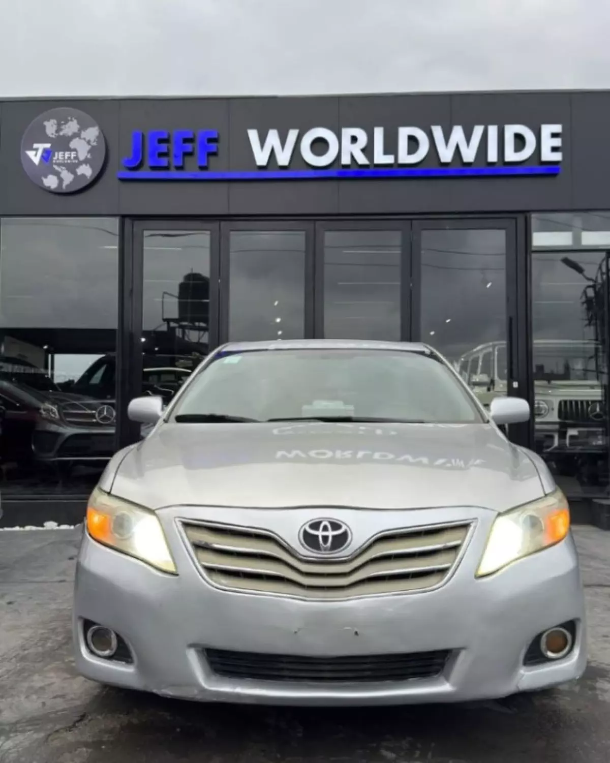 Toyota Camry - 2010
