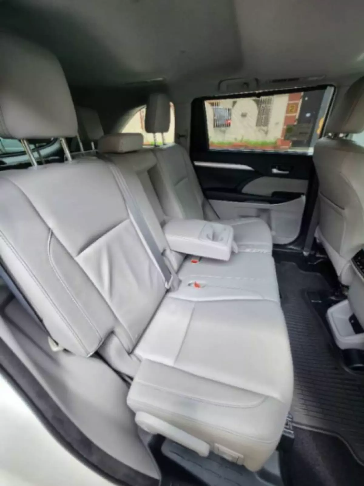 interiorBack
