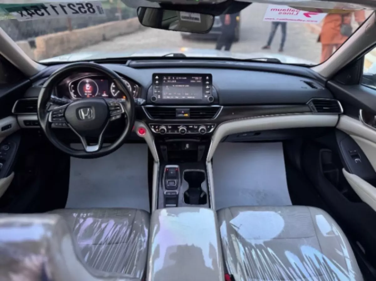interiorFront