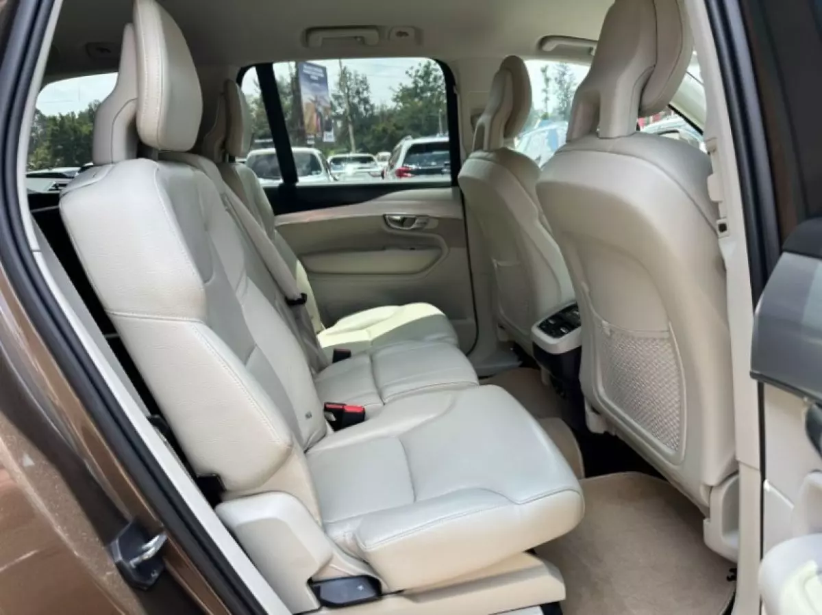 interiorBack