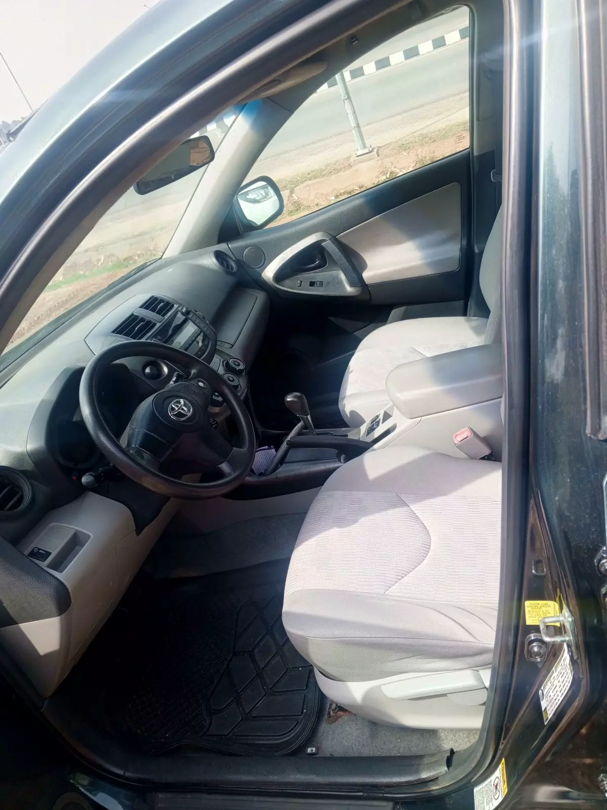 interiorFront
