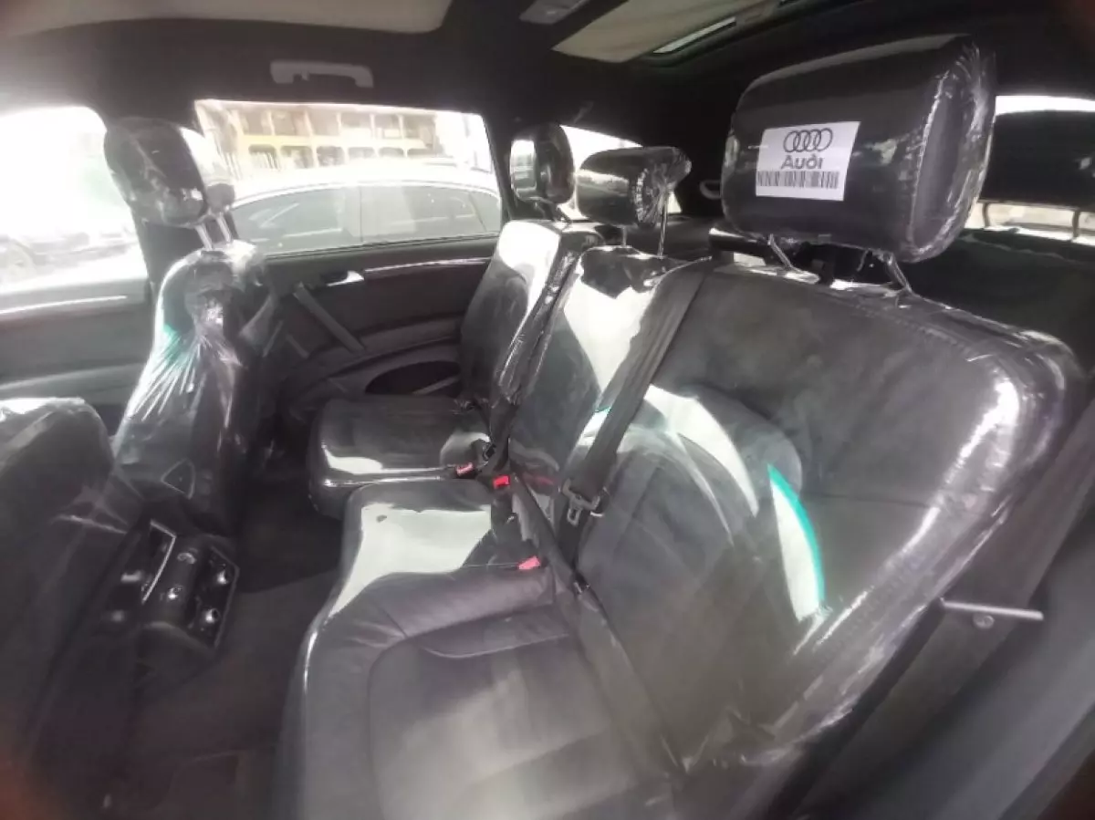 interiorBack