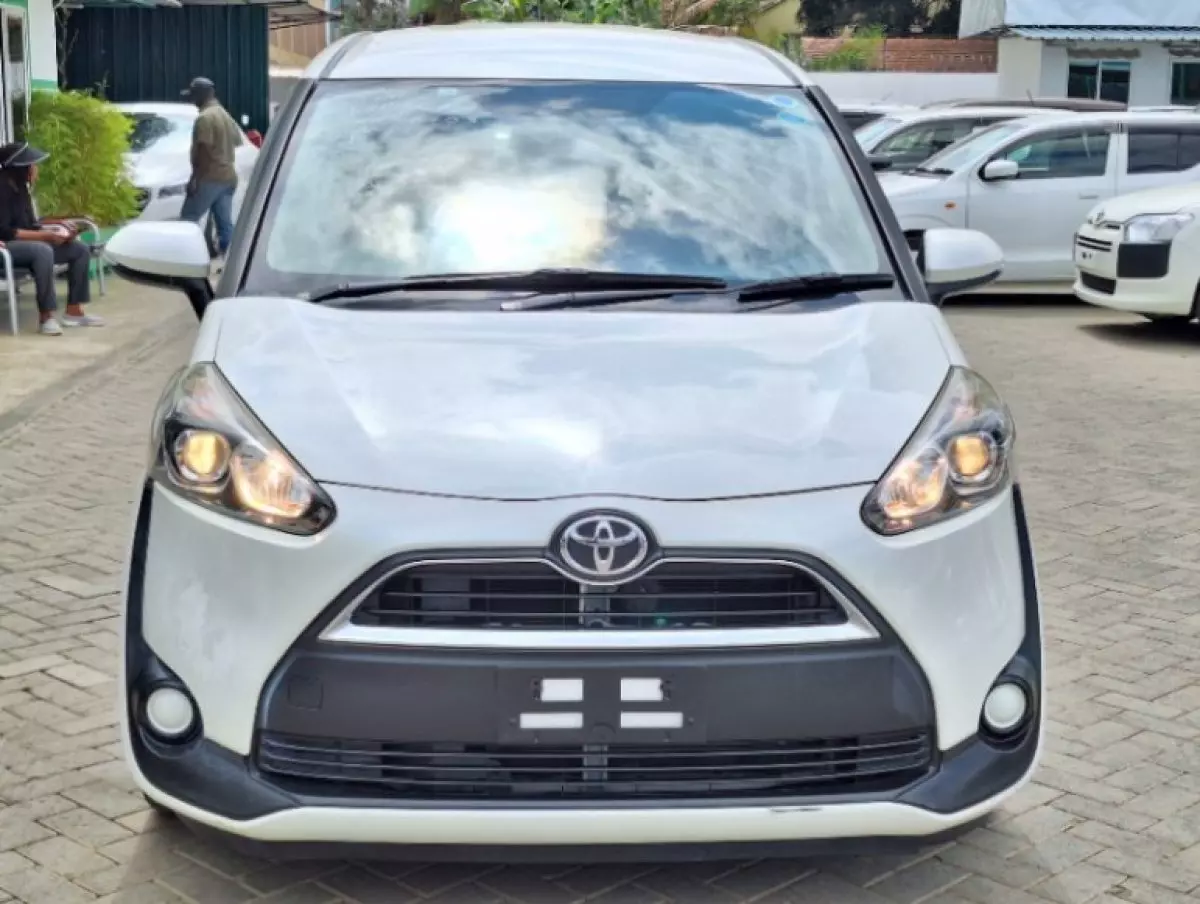 Toyota Sienta - 2018